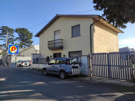 Vendita Villa Unifamiliare In Via Delle Vigne 30 Ronciglione Buono