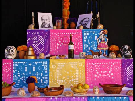 Altar De Muertos ¿qué Significan Escalones Y 16 Elementos