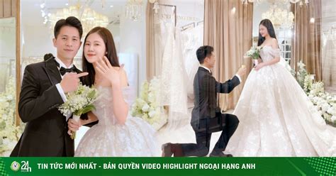 Trung vệ Trần Đình Trọng gây sốt mạng khi quỳ gối cầu hôn vợ hot girl