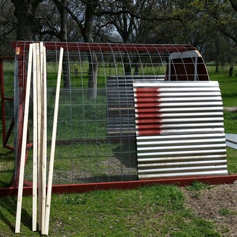 Ms Biddy S Cattle Panel Hoop Coop Cattle Panels Diy Chicken Coop Plans Coop