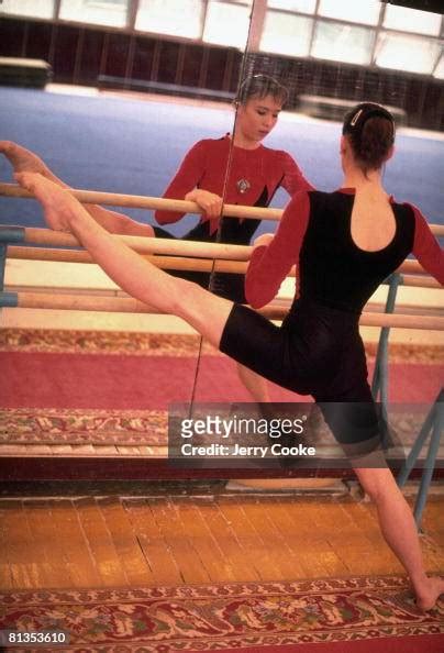 Unified Team Svetlana Boginskaya In Action At Ballet Bar During