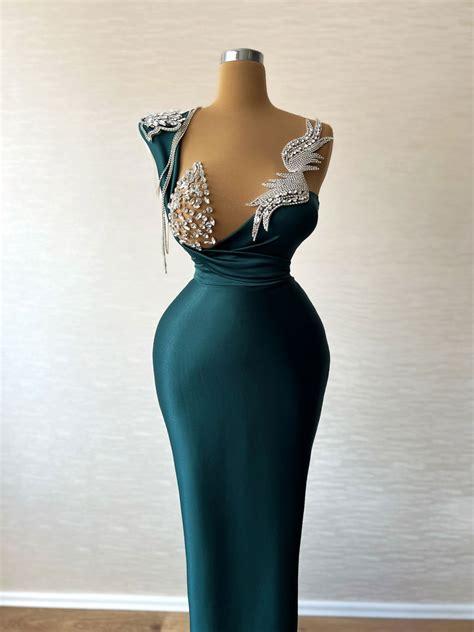 Sleeveless Dark Emerald Green Long Dress with Silver Intricate Details – Dezzi Fashion