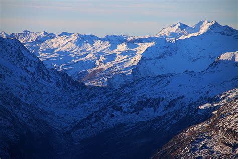 Piz Curvér 2971 8m Gipfelaussicht im Zoom über den hikr org