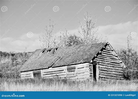 Old Rundown Farm House Stock Photo Image Of Architecture 231321098