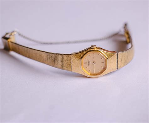 Gold-Tone Ladies 2Y00-5041 Seiko Watch | Elegant Quartz Women's Watch – Vintage Radar