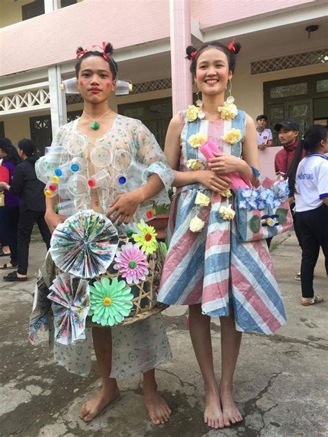 Bộ sưu tập trang phục tái chế gây sốt cộng đồng mạng