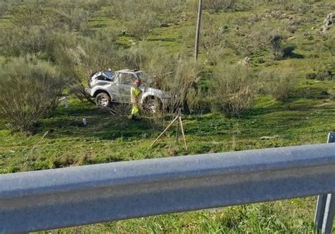 Dos Heridos Graves En Un Accidente De Tráfico En La Ex 390 Cerca De