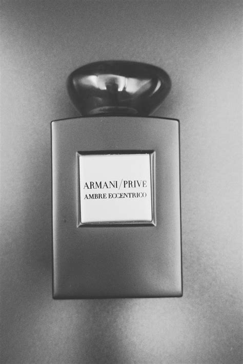 Ambre Eccentrico Giorgio Armani Una Fragranza Unisex