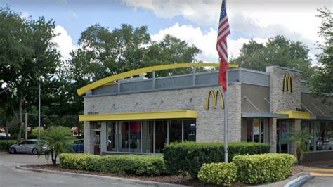 Cops Florida Woman Brandishes Gun Over A Mcdonalds Cookie Miami Herald