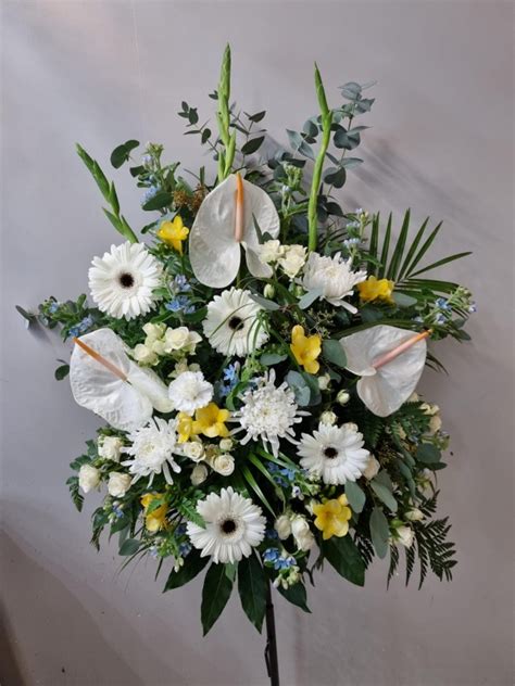 Soft Goodbyes Pedestal Arrangement Buy Online Or Call 0333 5330 015