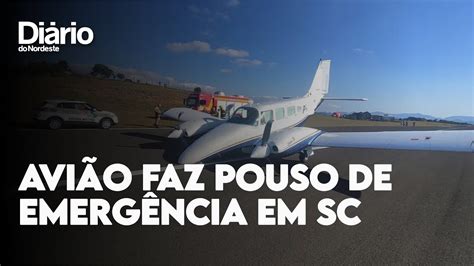 Avião Faz Pouso De Emergência Por Problemas Mecânicos E Arrasta Bico No Chão Youtube