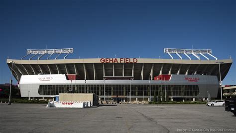 GEHA Field at Arrowhead Stadium gives Chiefs fans a top 10 venue in NFL ...