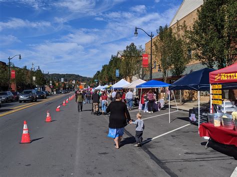 A Beautiful Day for the New Brighton Fallfest!! - Beaver County Radio