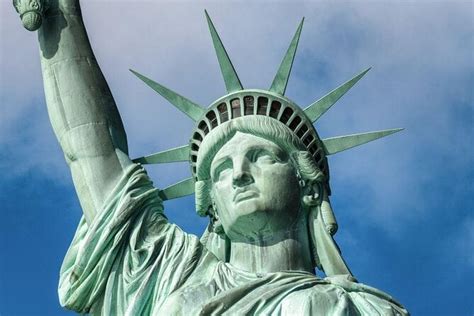 NYC: Statue of Liberty Dinner Cruise | PT