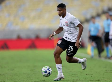 Corinthians faz único pedido para vender Wesley ao Milan