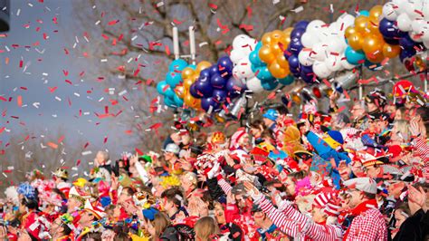 Kölner Karneval 2024 Kölner Dreigestirn Motto und Tickets alle Infos