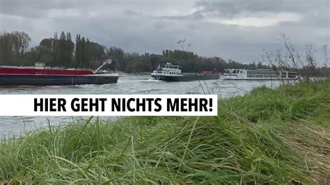 Zwei Schiffe Im Rhein Auf Grund Gelaufen Ron Tv Youtube