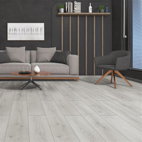 Wood Effect 8mm Mostar Oak Laminate Flooring DFD