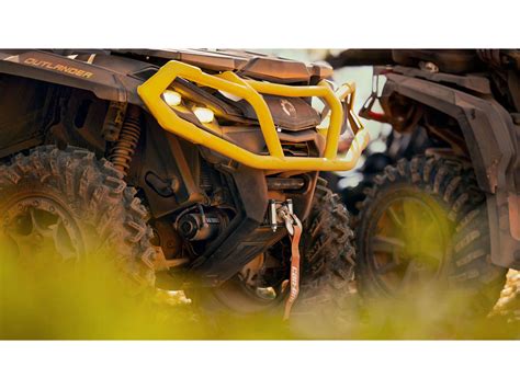 New Can Am Outlander Max Xt P R Hyper Silver Neo Yellow