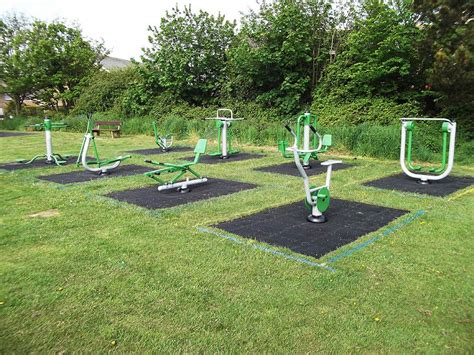 Create a Fitness-Friendly Outdoor Gym Area in Your Community