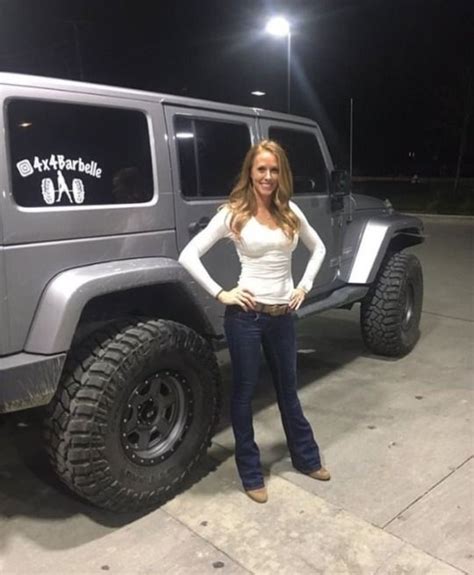 Pin On Hot Jeep Girls