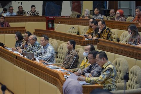 Rapat Bersama Komisi I DPR RI Menteri AHY Paparkan Capaian Kinerja