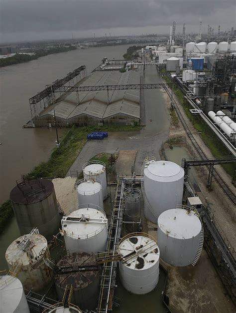 Harvey Refineries Shut Chem Plant Evac Ordered Isssource