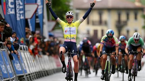 Itzulia Women Demi Vollering Wins Back To Back Stages To Extend Lead