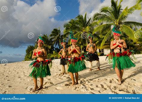 Polynesian Pacific Island Tahitian Dance Group Stock Image Image Of