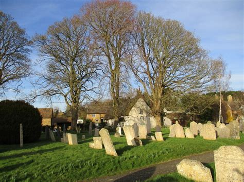 The Churchyard Braunston In Rutland © Jonathan Thacker Cc By Sa20