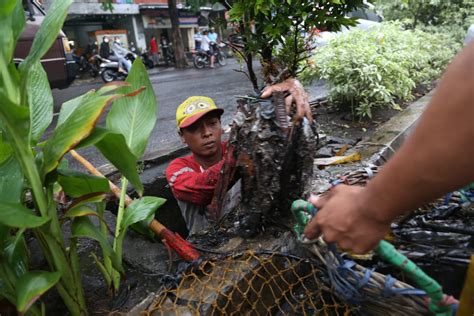 Kerja Bakti Masal Suara Surabaya