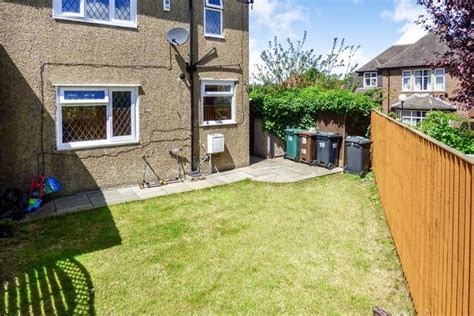 Nab Wood Drive Shipley West Yorkshire Bd18 3 Bedroom Semi Detached