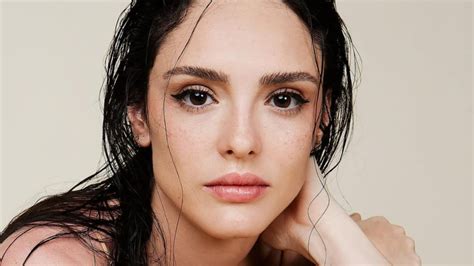 Isabelle Drummond Reflete Sobre Chegada Dos Anos Momento De