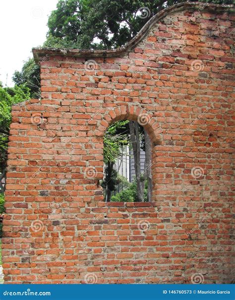 Pared Muro Ladrillo Antiguo Con Ventana Stock Image Image Of Textura