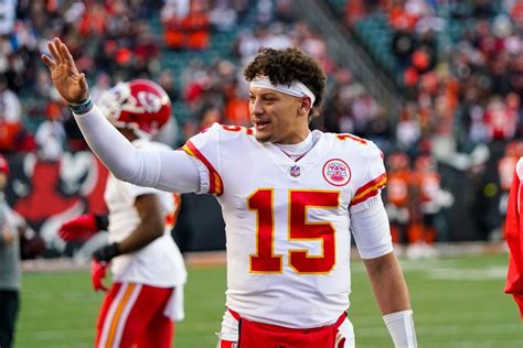 Possible Inspiration Behind Patrick Mahomes No Look Pass