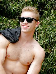 Blonde Dancer Davie Quinn By Gayhoopla