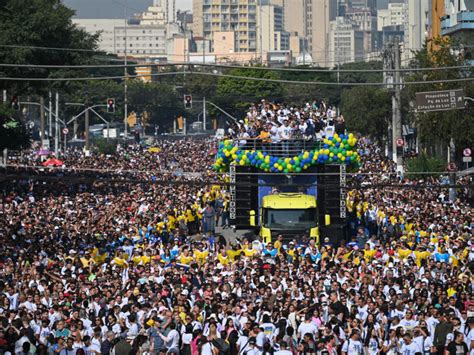 Marcha Para Jesus Evang Licos Arrastam Multid O Pelas Ruas De Sp