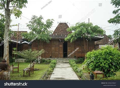 Rumah Adat Jawa Tengah Known Rumah Stock Photo 2241372817 Shutterstock