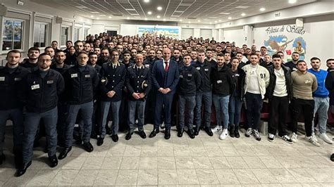 Il Questore Massucci Ha Accolto I Nuovi Allievi Del Corso Della Scuola