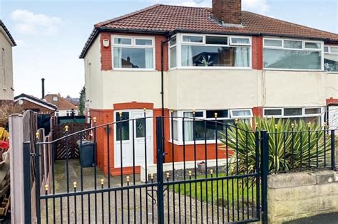 3 Bedroom Semi Detached House For Sale In Southleigh Road Leeds Ls11 5sq