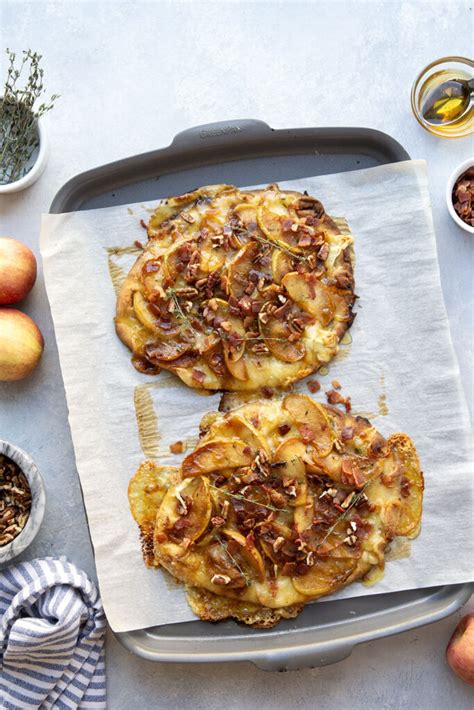 Caramelized Apple Brie Flatbread