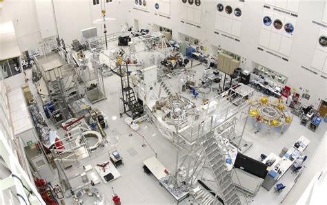 Working On Curiosity In Jpl Spacecraft Assembly Facility Nasa Jet