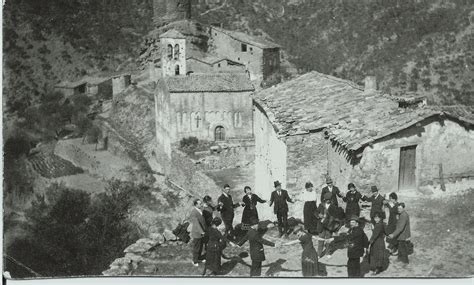 Tot Son Punts De Vista In Memoriam Del Fossar Del Santuari De Santa