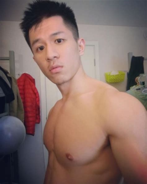 Thumbs Pro Hot Asian Guys