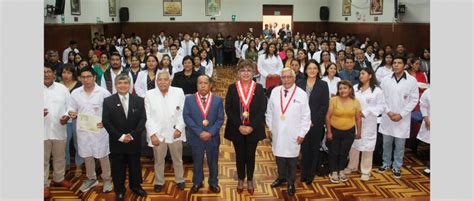 Brindan recibimiento a ingresantes a la Facultad de Odontología