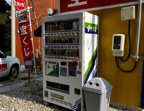 24分の1スケール「伊藤園の自販機」の模型がすごい 周囲の風景も本物にしか見えない！（12 ページ） ねとらぼ