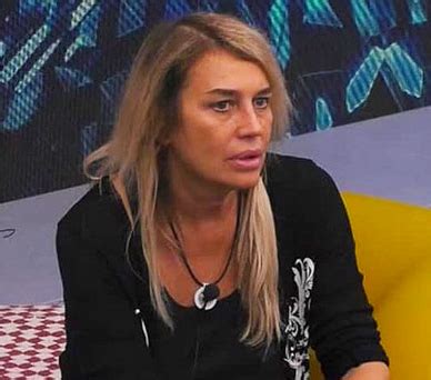 Lory Del Santo Si Commuove Al Grande Fratello Vip E Parla Del Figlio