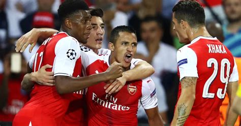 Psg 1 1 Arsenal Alexis Sanchez Earns Point As Gunners Fight Back In