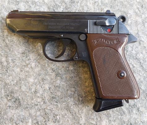 A Pistola Walther Ppk Cal Brow