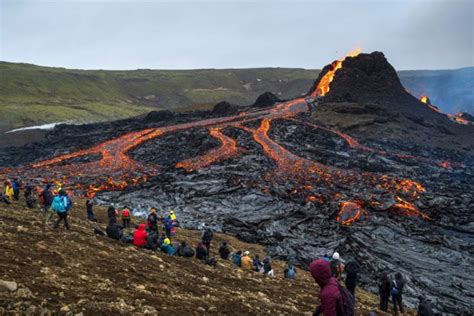 Long Eruption on Reykjanes Could Form Shield Volcano